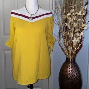 Cute yellow blouse